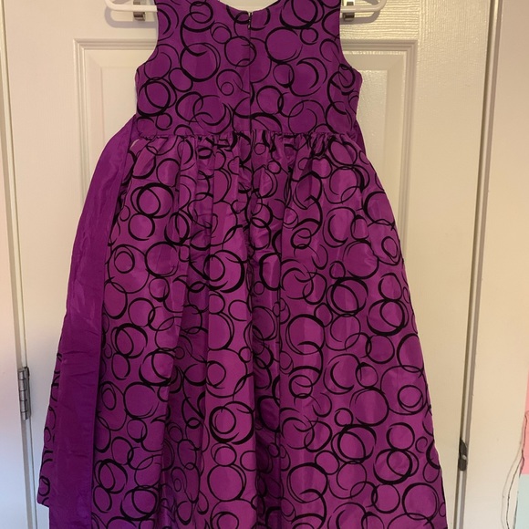 Fancy purple dress with velvet swirls - Picture 7 of 11